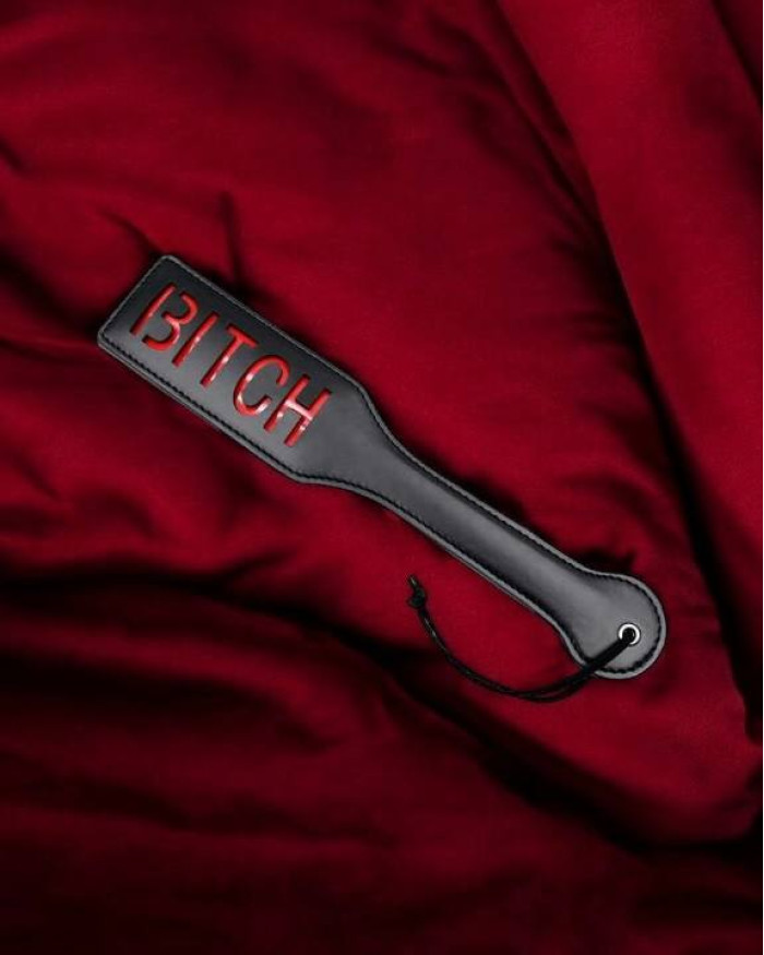 BDSM шлепалка BITCH