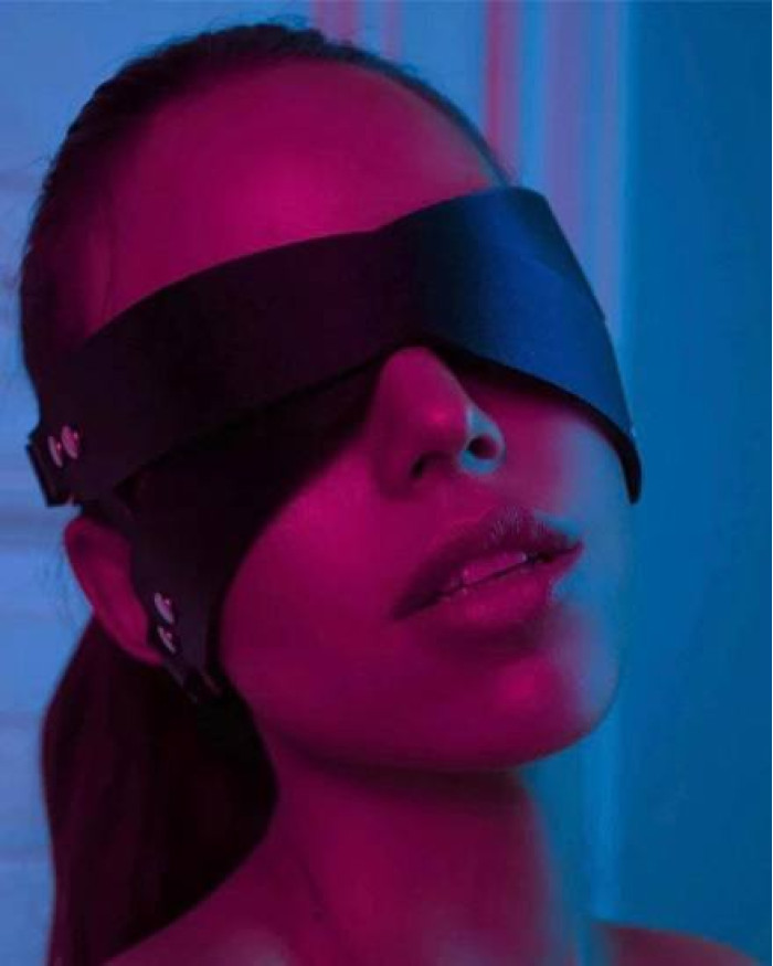 Шкіряна  BDSM повʼязка на очі  для ефектної гри