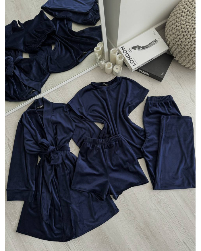  Плюшевий набір 4 в 1: халат, футболка, штани та шорти