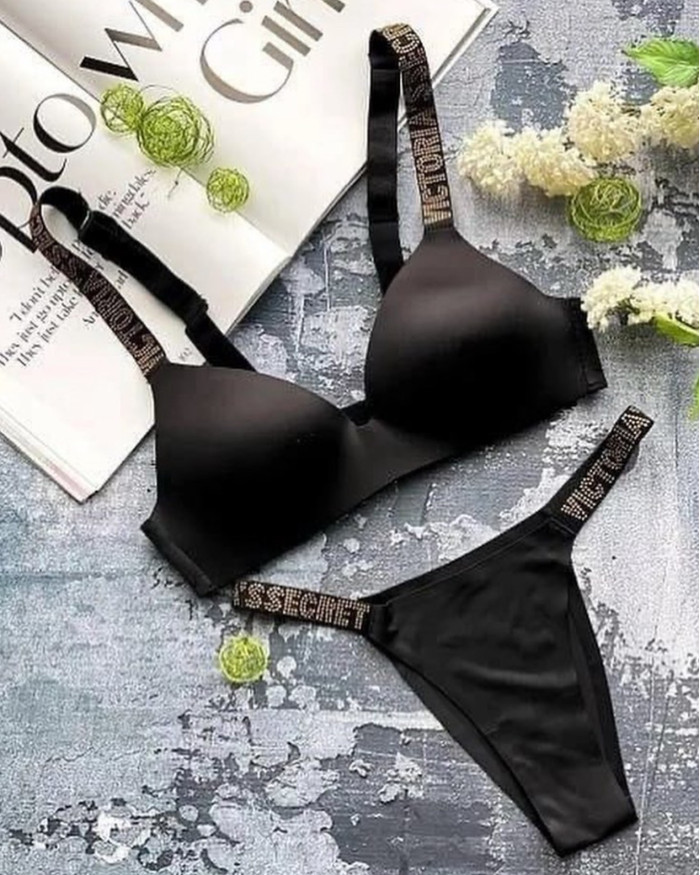 Безшовний комплект білизни з трусиками танго Victorias Secret 